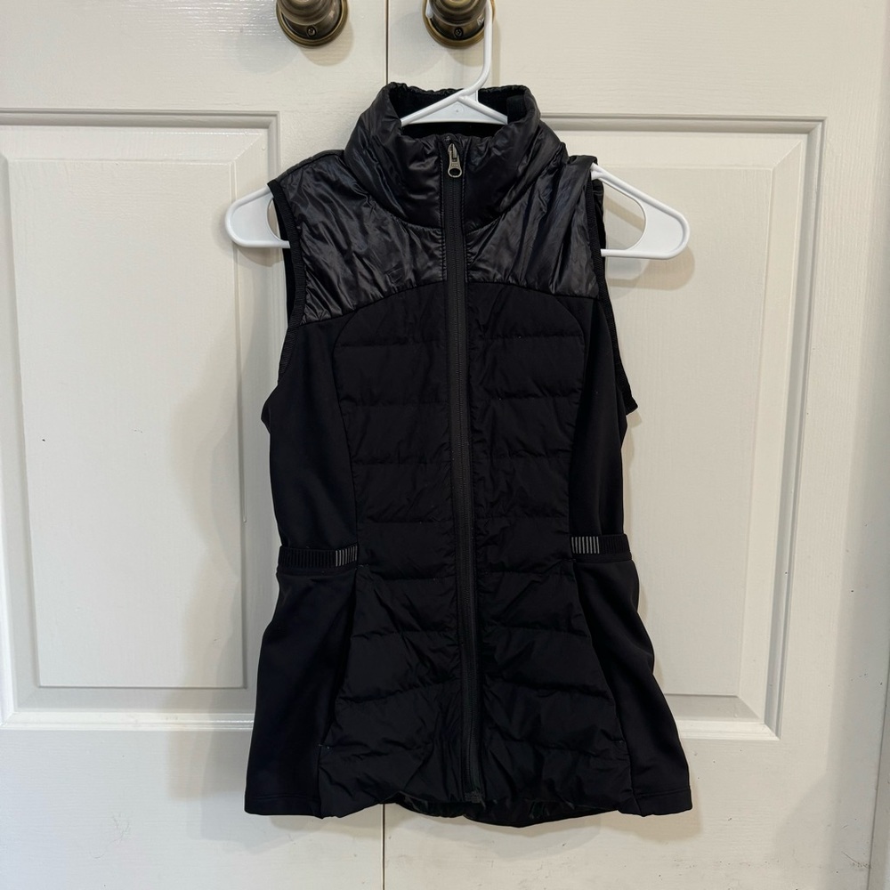 Lululemon Black Down For It All Vest Size 6